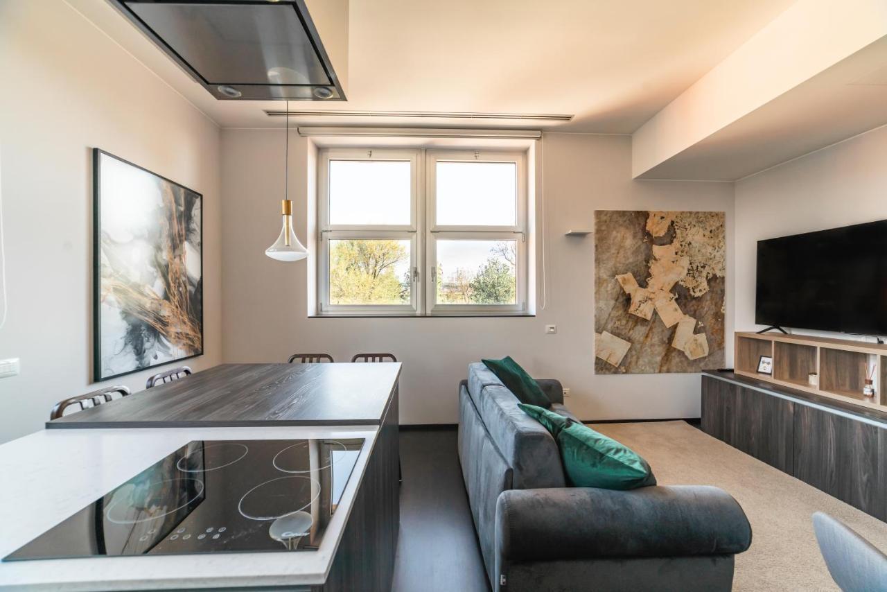 Appartamento Moderno Bilocale 64mq in ART BUILDING Milano Esterno foto